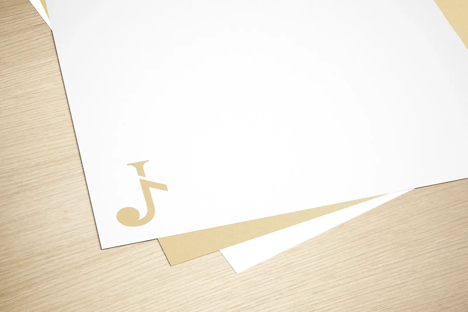 J monogram logo ontwerp op papier